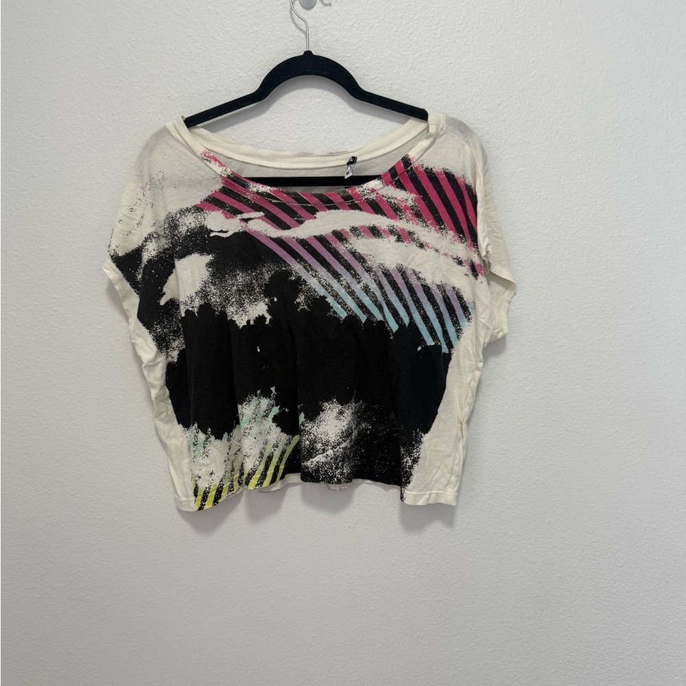 Truly Madly Deeply Multicolor Cropped Abstract Tee Size Medium